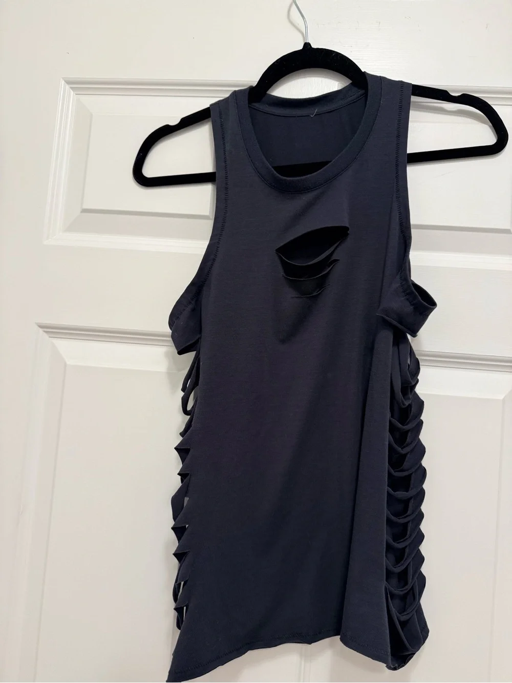 ALO top with side cutouts